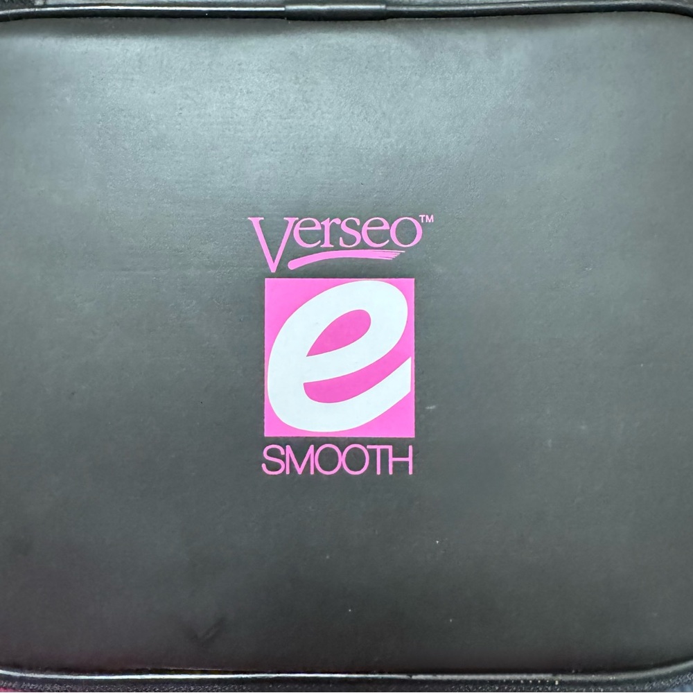 Black Electronic Beauty Device - Picture 2 of 3
